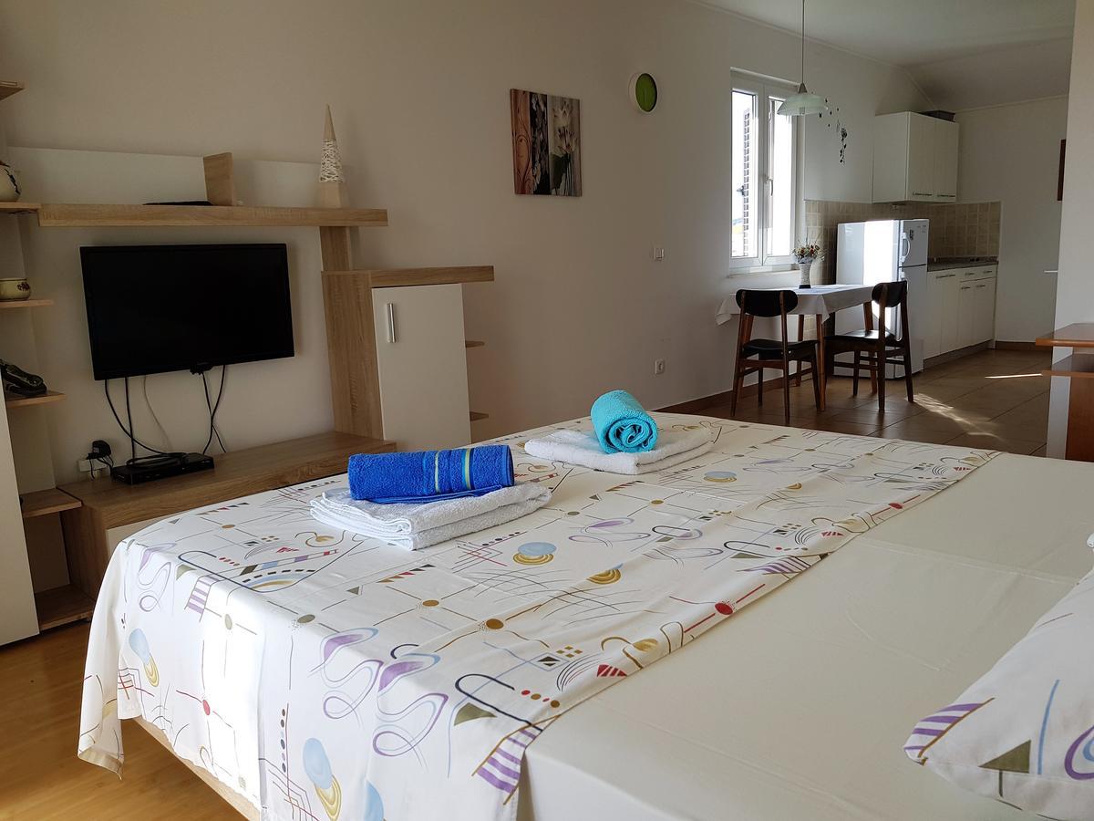 Apartments Monica נובליה מראה חיצוני תמונה